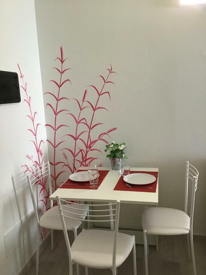Appartamento Rubino - Lovely Little Flat 3 Minutes From Golf Club 5 Minutes From Lake Сояно дел Лаго Екстериор снимка